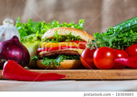 homemade hamburger with fresh vegetables, close up 18369865
