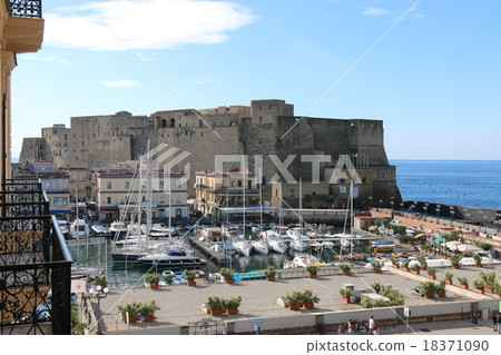 Egg castle 18371090