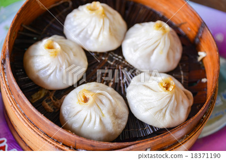 xiaolongbao,steamed dumpling 18371190