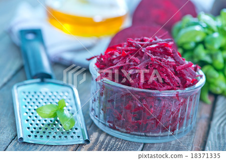 grated beet 18371335