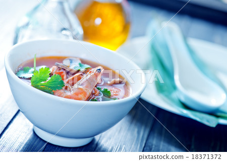 tom yam soup 18371372