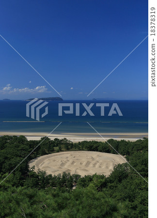 "Zenigata Sand Pictures" of Kotobuki Park in Kanonji City, Kagawa Prefecture and Ibushima "Zenigata Sand Pictures" of Kotobuki Park in Kanonji City, Kagawa Prefecture and Ibushima 18378319