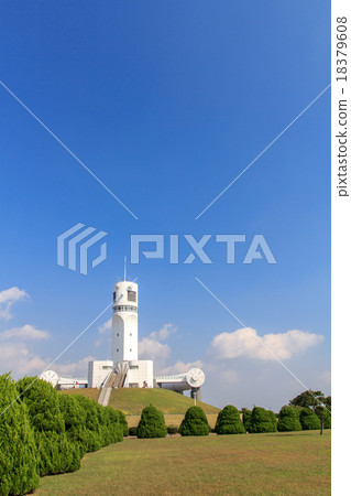 Yokohama Symbol Tower at sunny day 18379608