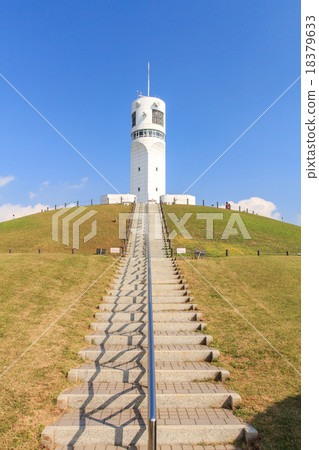 Yokohama Symbol Tower at sunny day 18379633