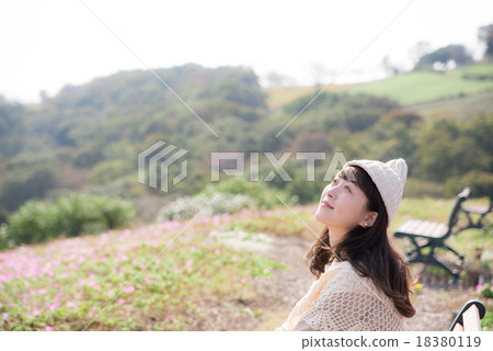 一個女人抬頭 18380119