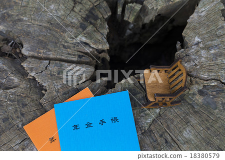 Retirement image Retirement image 18380579