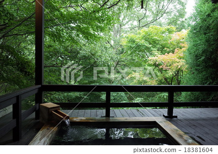 Outdoor bath ‗ landscape 18381604