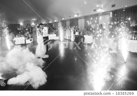 Beautiful wedding dance 18385269