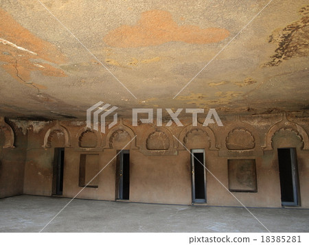 世界文化遺產“阿anta陀洞穴”'第12洞'（印度） 18385281