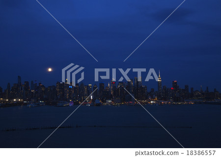 New York night view New York night view 18386557