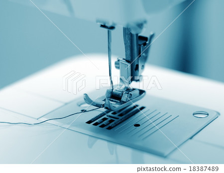 sewing machine sewing machine 18387489