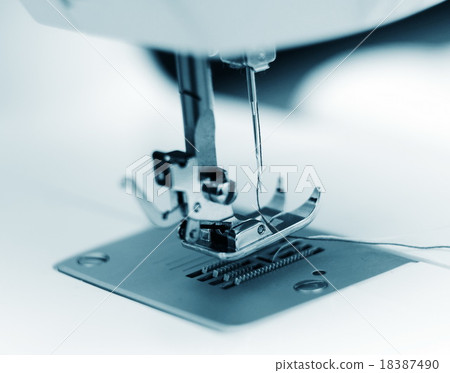 sewing machine sewing machine 18387490
