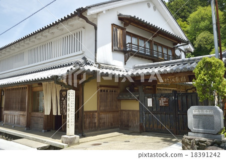 Oda-dori Morino老式藥用花園的街道 18391242