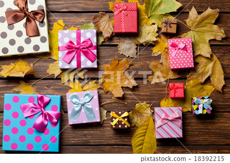 Gifts and leafs Gifts and leafs 18392215