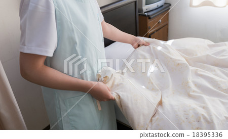 Bed make-up and nursing assistant 18395336