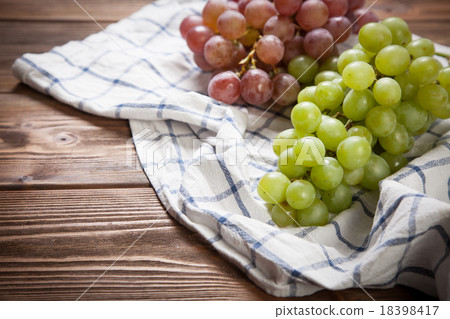 Delicious grapes on a kitchen table Delicious grapes on a kitchen table 18398417