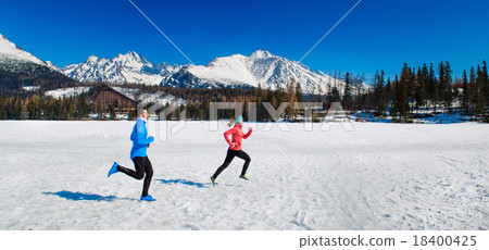 Young couple jogging 18400425