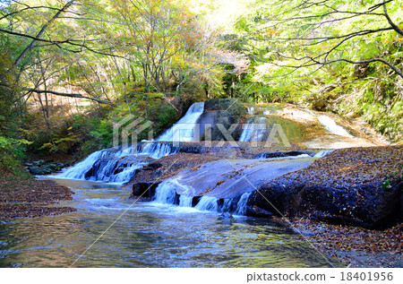 Bear slide - 2015 early fall Bear slide - 2015 early fall 18401956