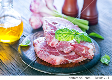 raw meat 18404721