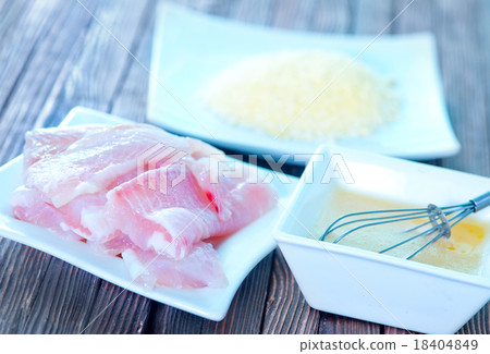 raw fish 18404849