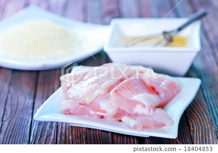 raw fish 18404853