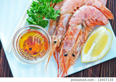 fried shrimps fried shrimps 18407138