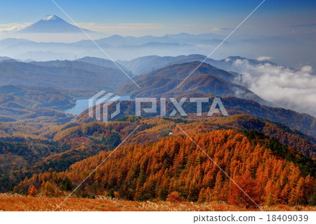 Daiboshazatsu Pass·Karamatsu Ridge和富士山 18409039