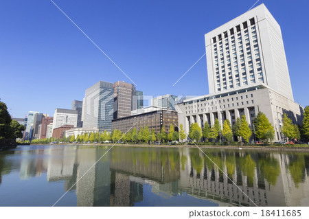 Townscape of Hibiya Dori (near Hibiya moat) 18411685