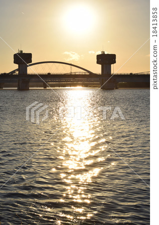 夕陽 18413858