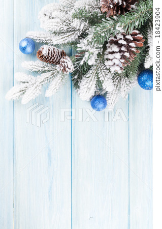 Christmas wooden background with fir tree 18423904