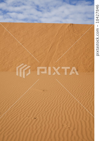 Moroccan desert dune, merzouga, colorful  18427846