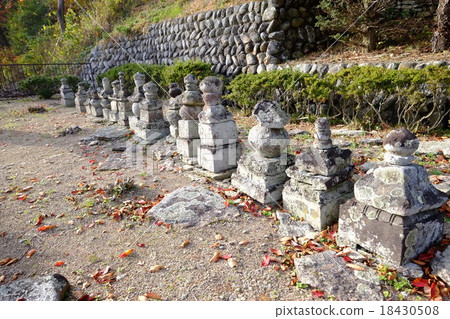 Hyuga field remains 18430508