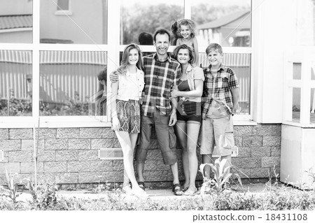 Big happy family Big happy family 18431108