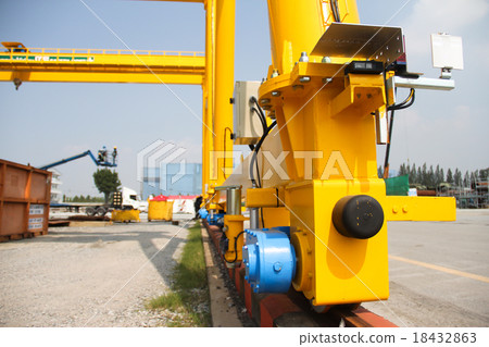 cranes stand cranes stand 18432863
