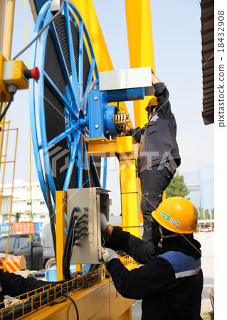 roof moter and electric 18432908