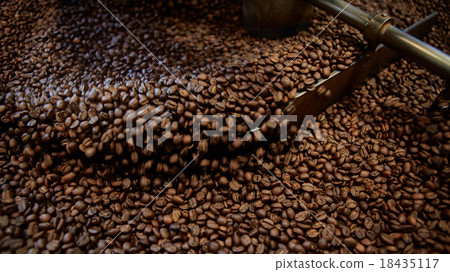 Freshly roasted coffee beans 18435117