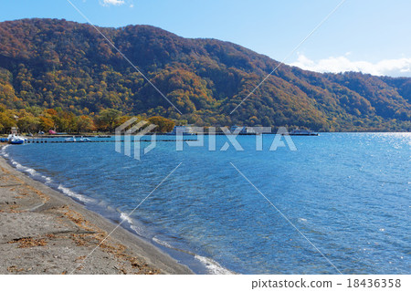 Lake Towada and a blue sky Lake Towada and a blue sky 18436358