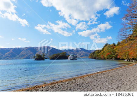 Pleasure boat of Lake Towada and blue sky 18436361