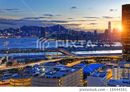 kowloon night 18444561