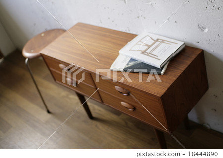 家具 胸部 復古 18444890