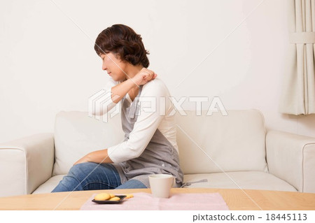 Housewife image 18445113