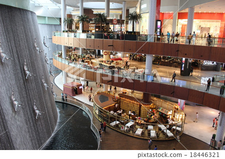 Shopping mall in Dubai 18446321