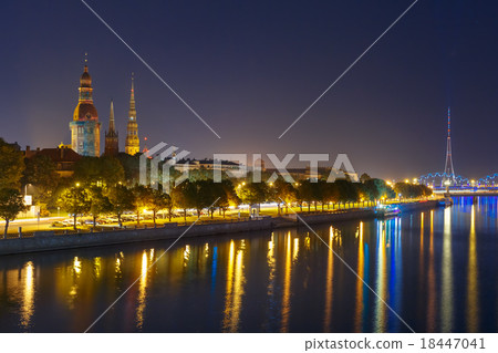 Old Town and River Daugava at night, Riga, Latvia Old Town and River Daugava at night, Riga, Latvia 18447041