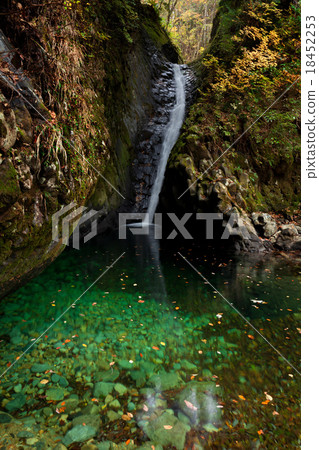 Akagane and Yo Hida Osaka's waterfall Gifu prefecture Gero city Kosaka cho 18452253