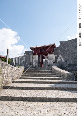 首里城堡Ruizen門 18453098