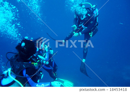 潛水員 18453418