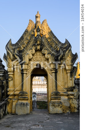 Maha Aungmye Bonzan Monastery, Myanmar 18454034
