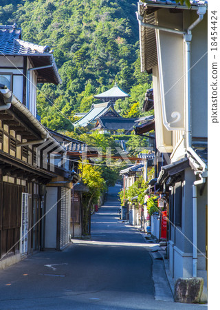 從宮島瀑布路徑的大教堂 從宮島瀑布路徑的大教堂 18454424