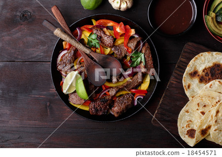 Beef fajitas 18454571