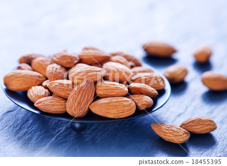 almond without shell 18455395